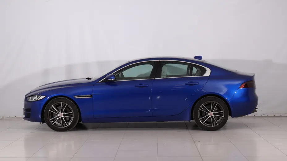 Jaguar XE -
