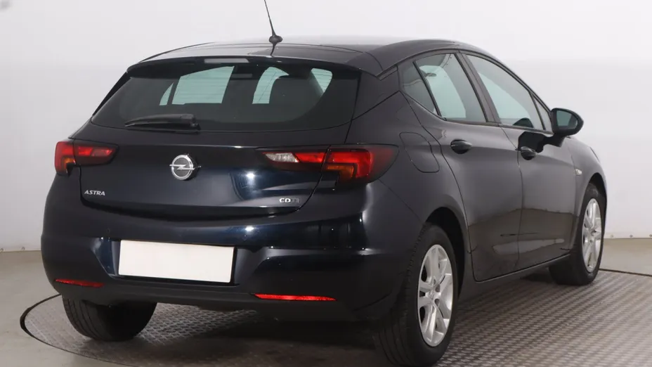 Opel Astra -