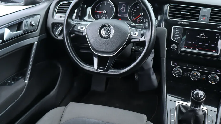 VW Golf -