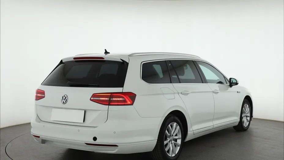 VW Passat -