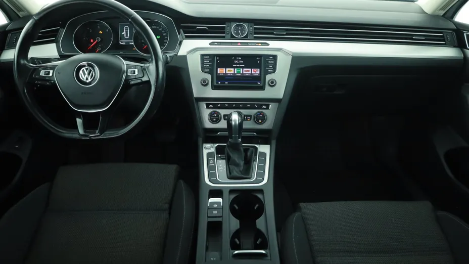 VW Passat -