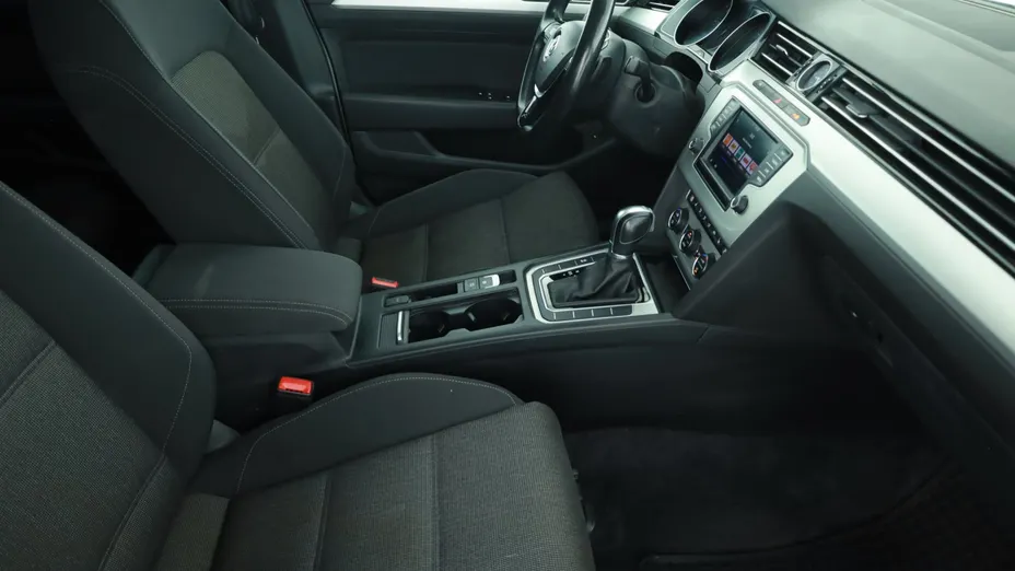 VW Passat -