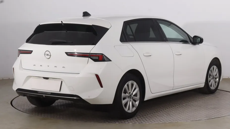 Opel Astra -