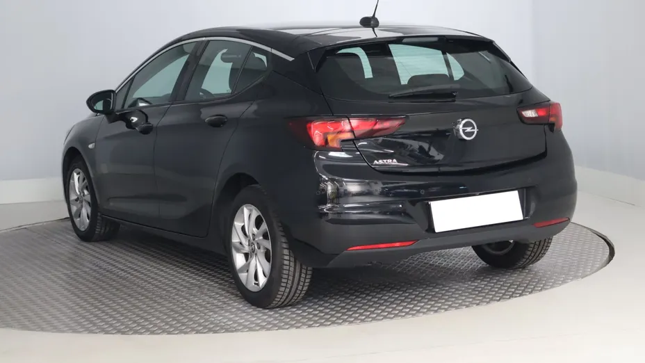 Opel Astra -