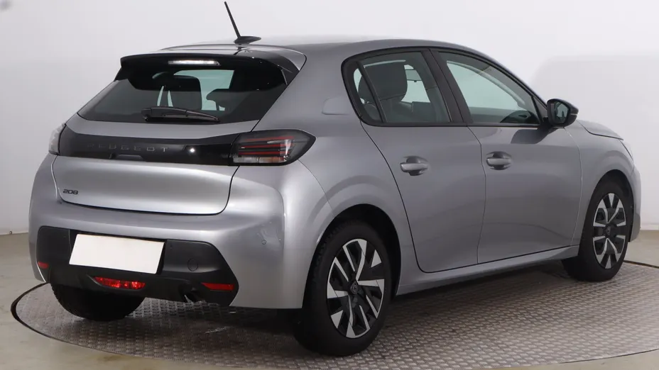 Peugeot 208 -