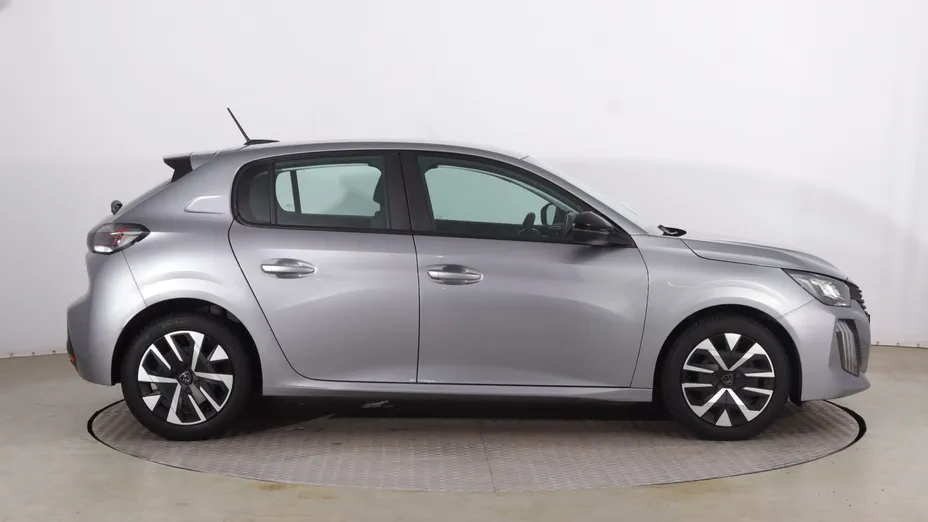 Peugeot 208 -