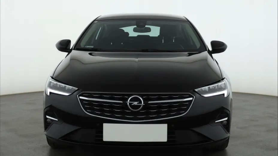 Opel Insignia -