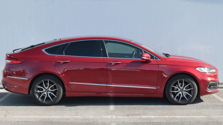 Ford Mondeo -