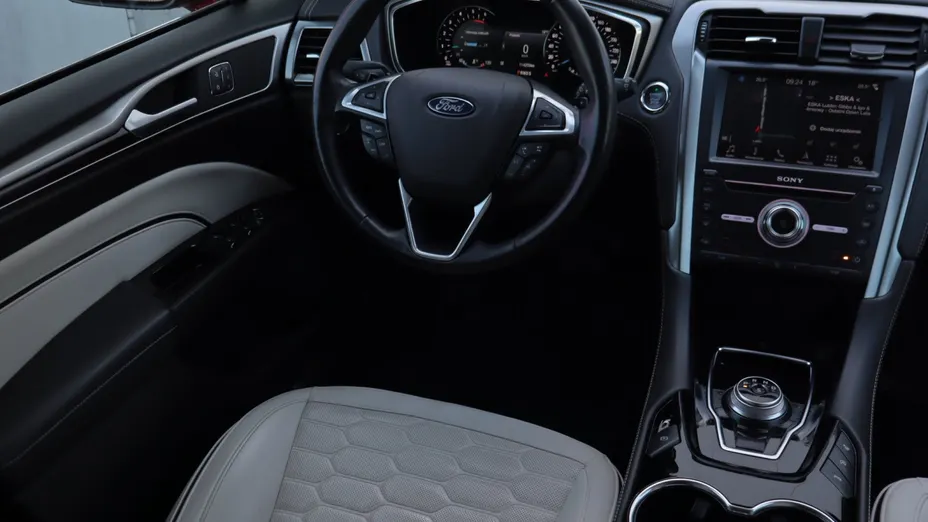 Ford Mondeo -