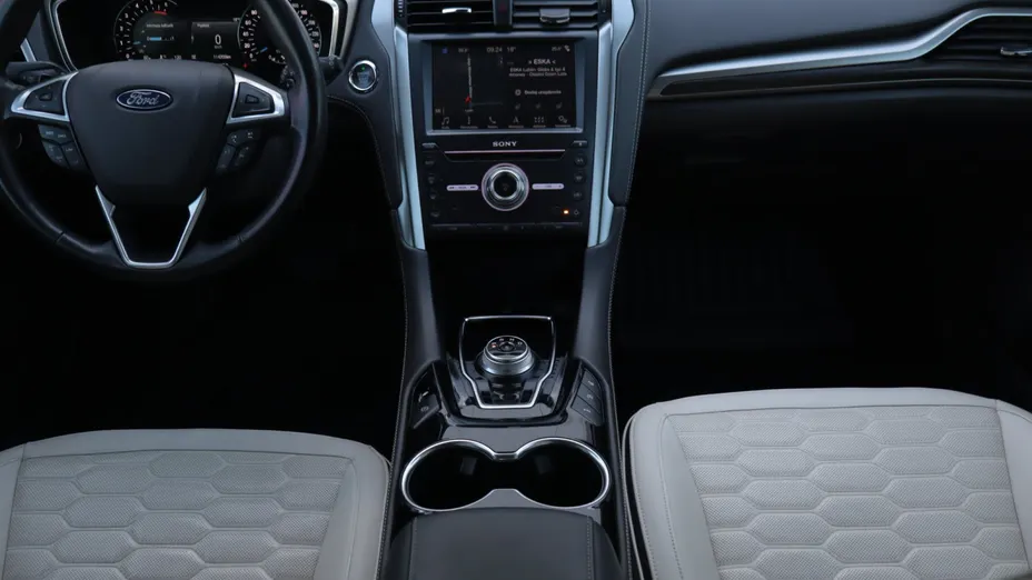 Ford Mondeo -