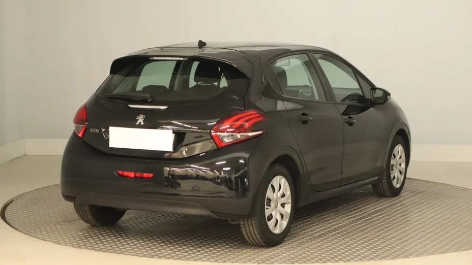 Peugeot 208 -