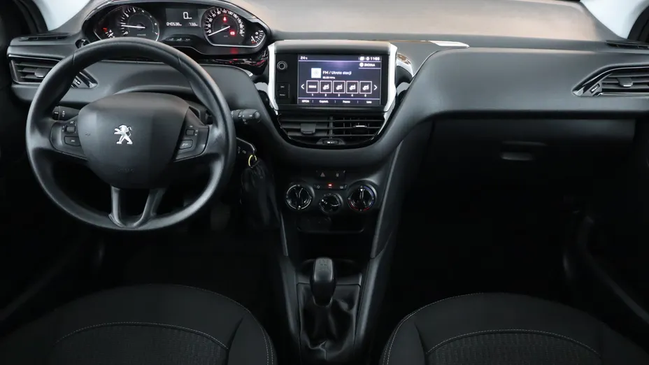 Peugeot 208 -