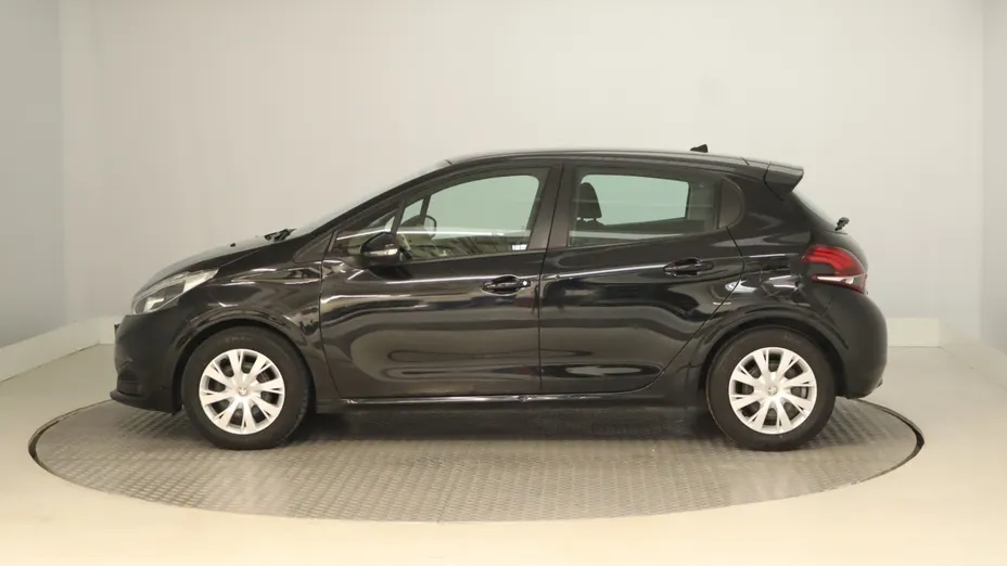 Peugeot 208 -