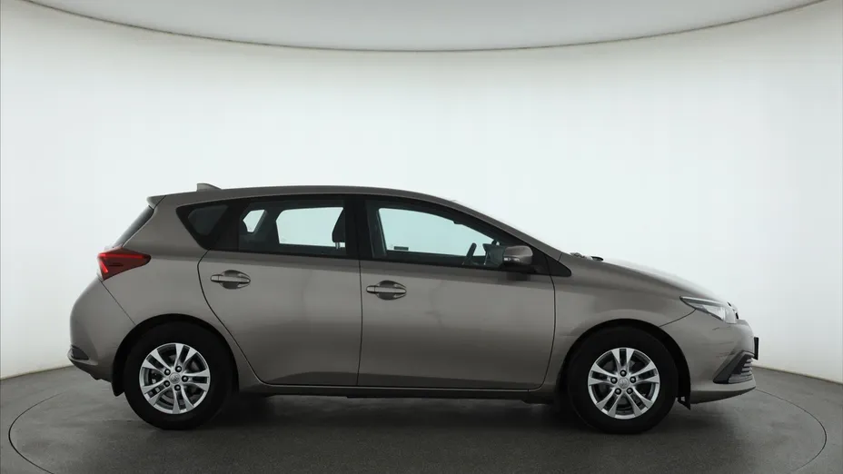Toyota Auris -