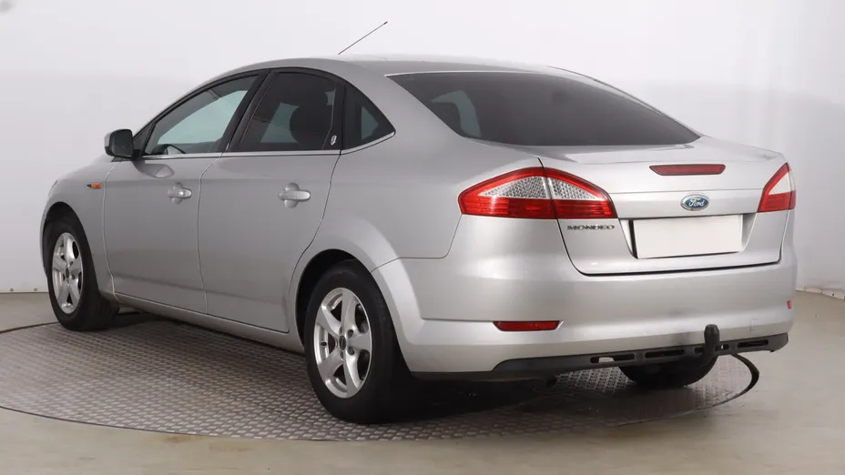 Ford Mondeo -