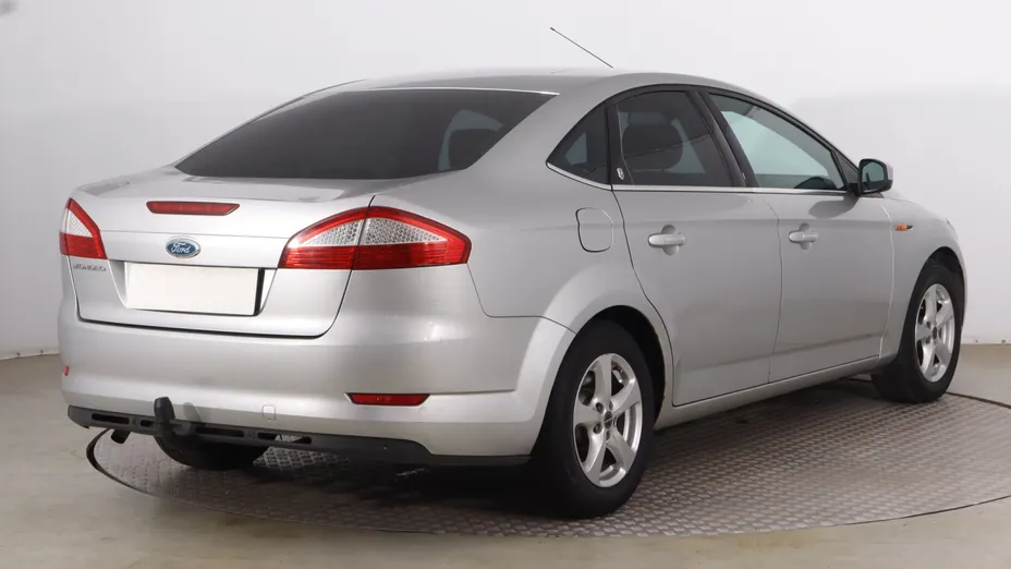 Ford Mondeo -