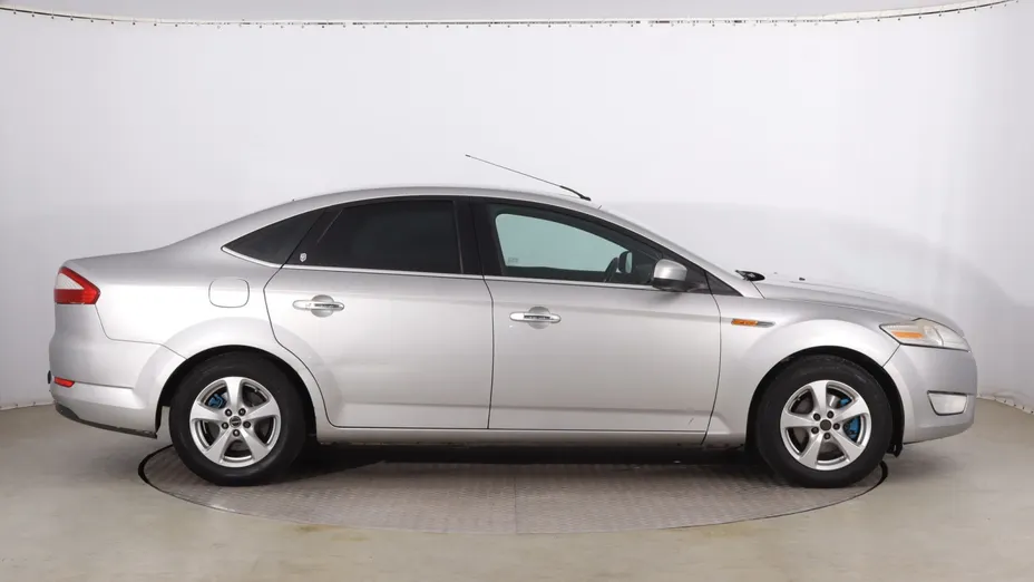Ford Mondeo -
