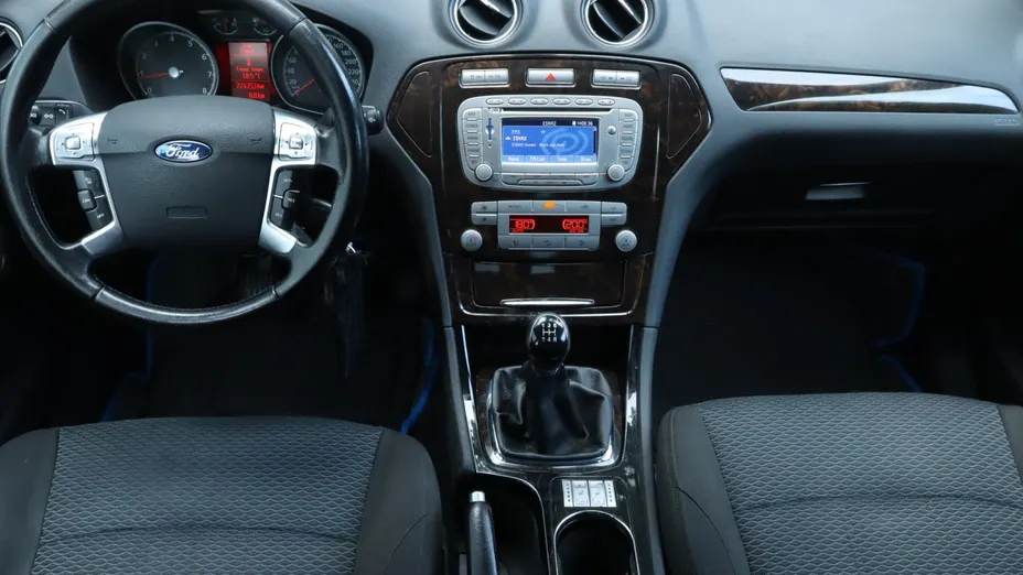 Ford Mondeo -