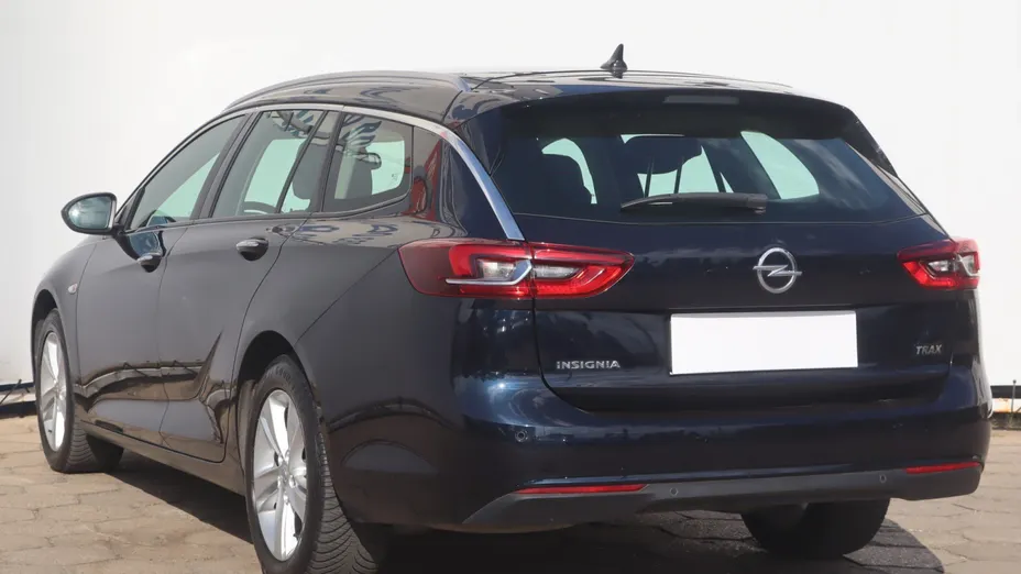Opel Insignia -