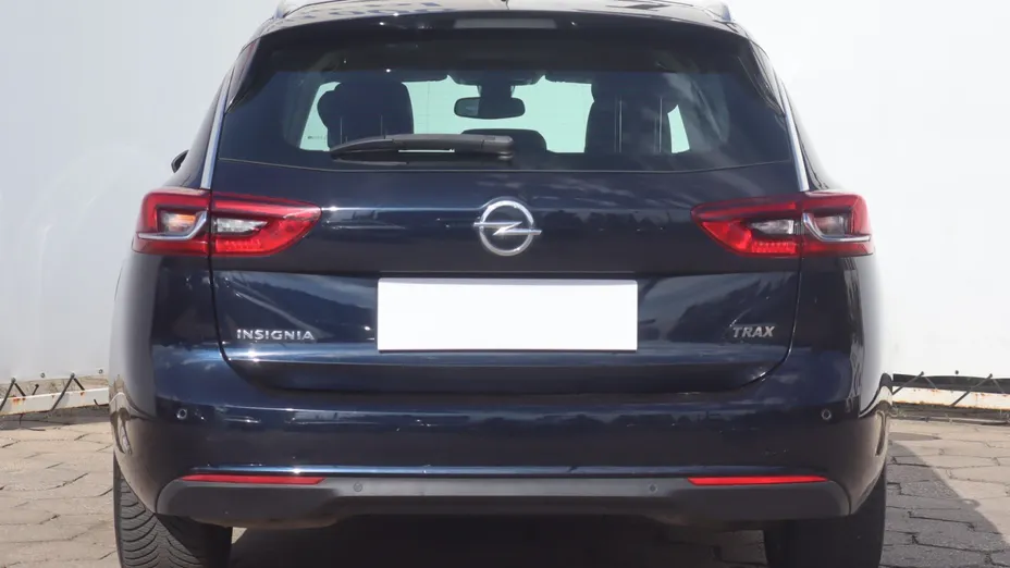 Opel Insignia -