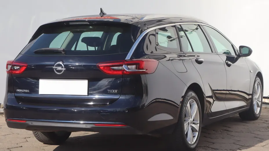 Opel Insignia -