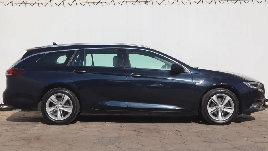 Opel Insignia -