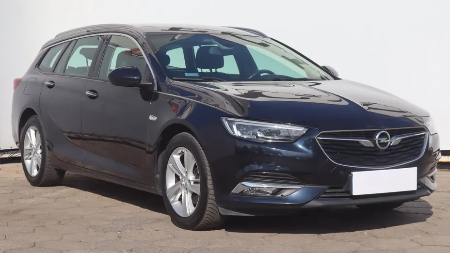 Opel Insignia -