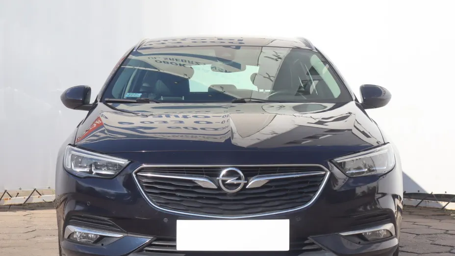 Opel Insignia -