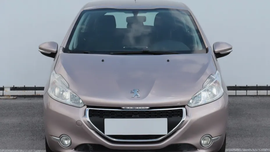 Peugeot 208 -