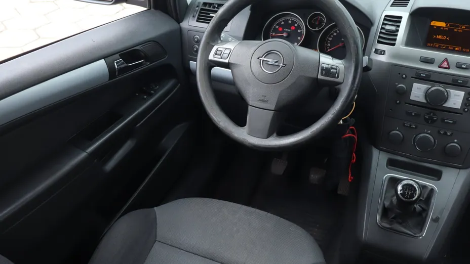 Opel Zafira -