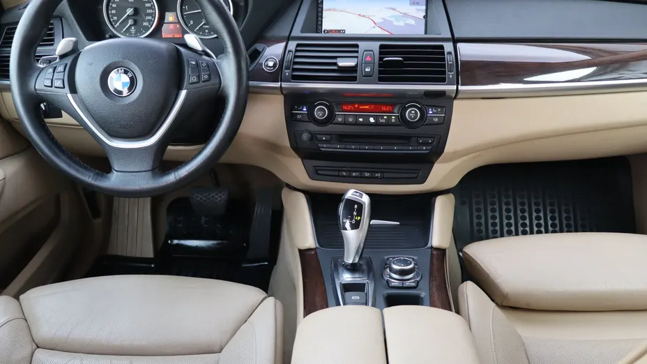 BMW X6 -