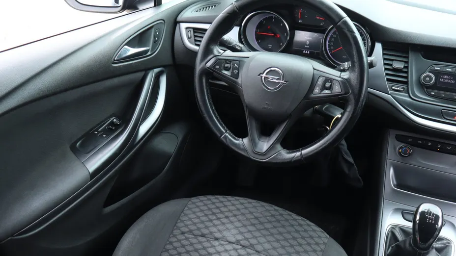 Opel Astra -