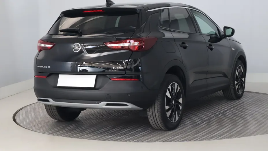 Opel Grandland -