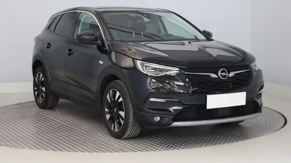 Opel Grandland -