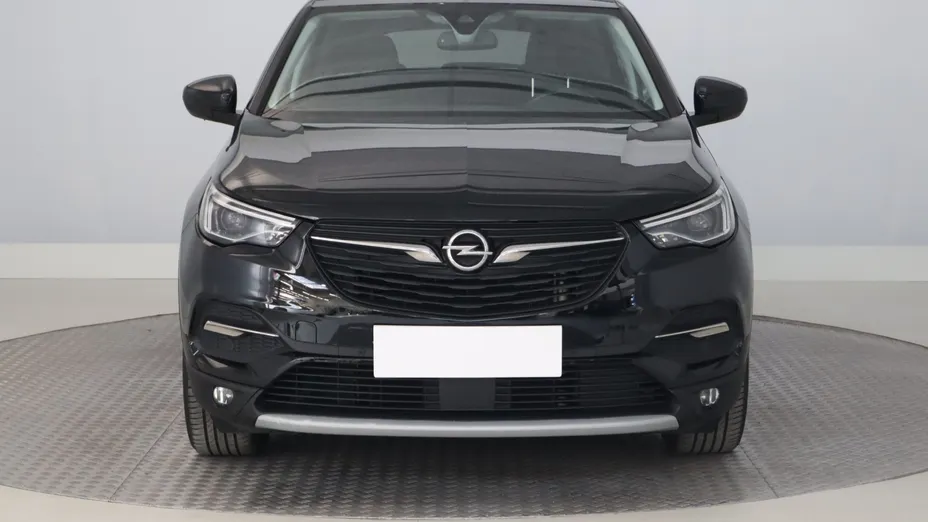 Opel Grandland -