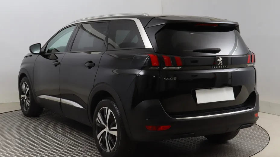 Peugeot 5008 -