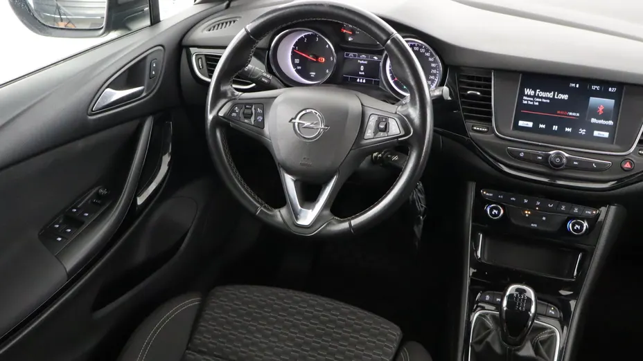 Opel Astra -