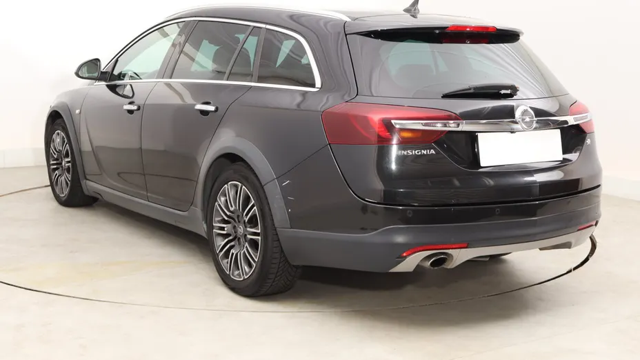 Opel Insignia -