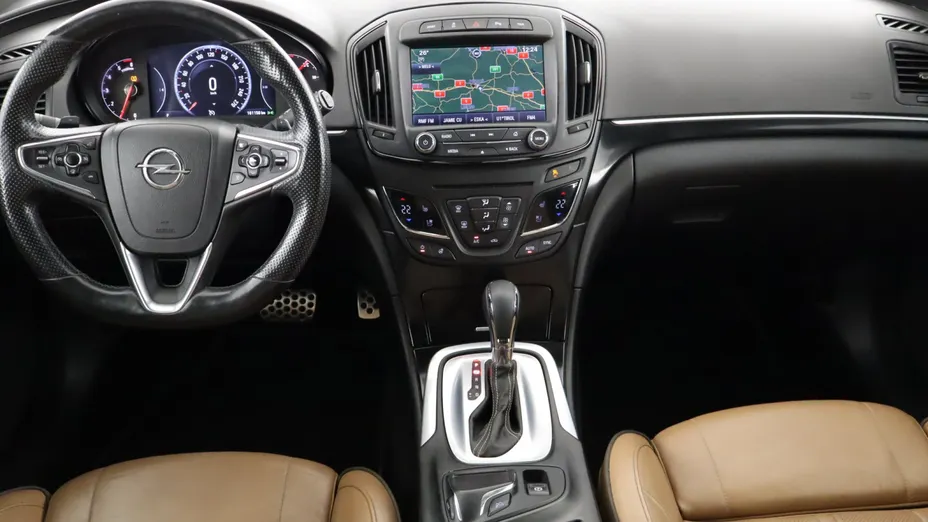 Opel Insignia -