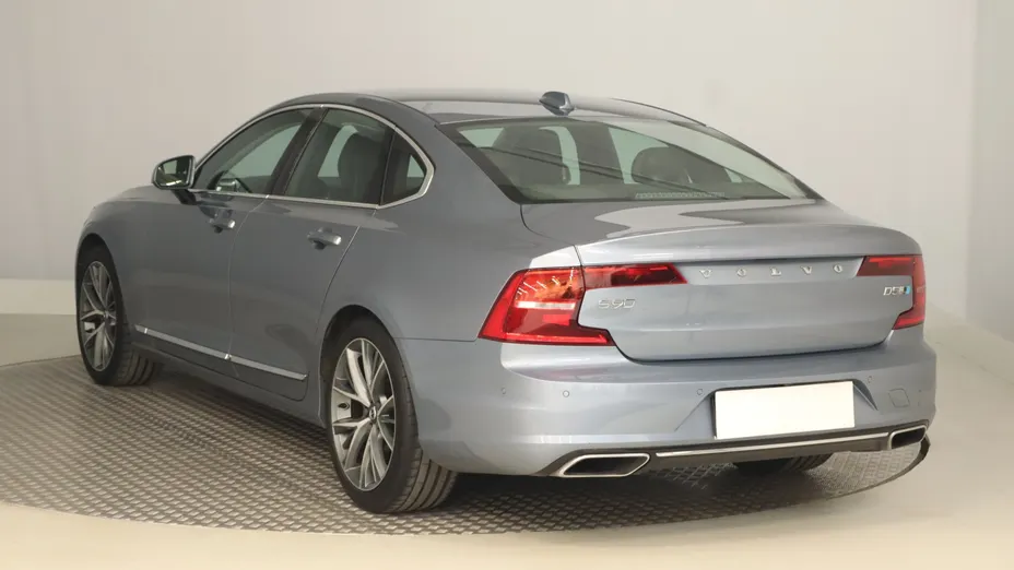 Volvo S90 -