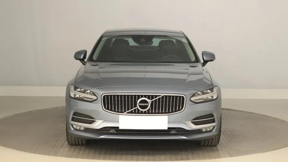 Volvo S90 -