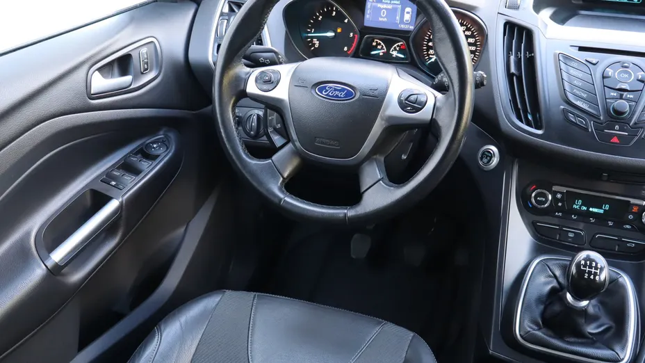 Ford Kuga -
