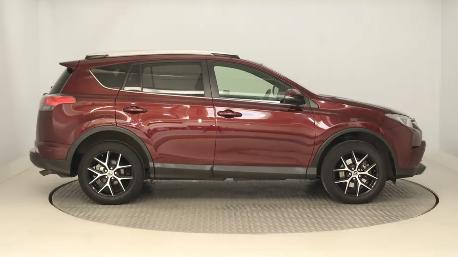 Toyota RAV4 -