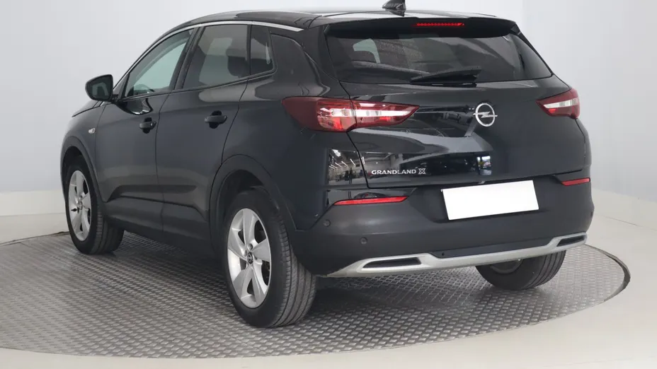 Opel Grandland -