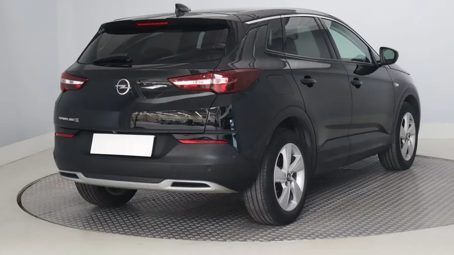 Opel Grandland -