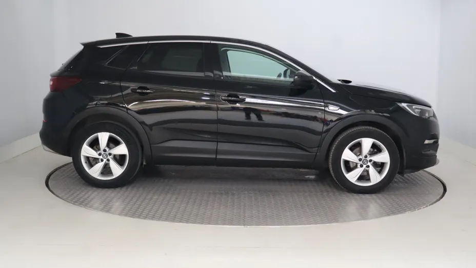 Opel Grandland -