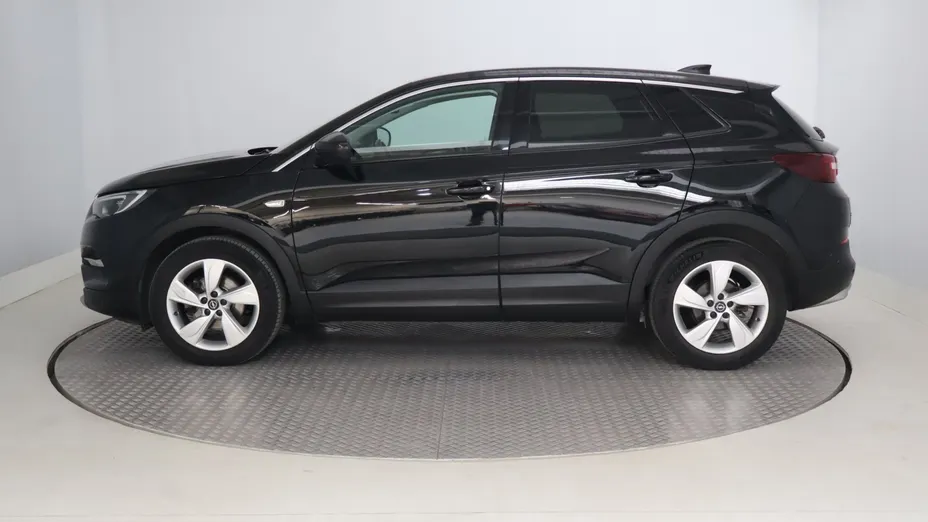 Opel Grandland -