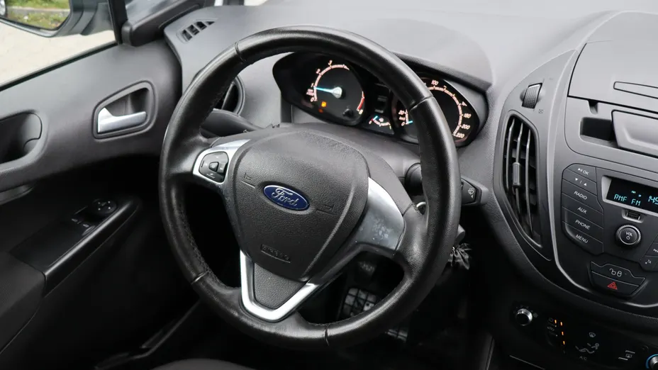 Ford Transit Courier -