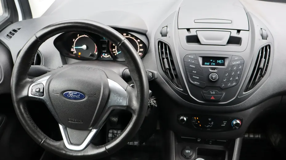 Ford Transit Courier -