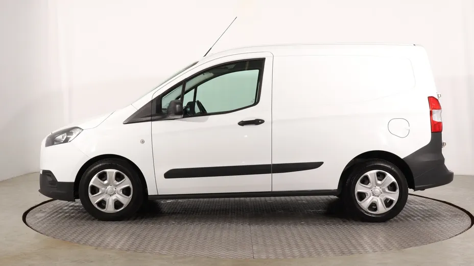 Ford Transit Courier -